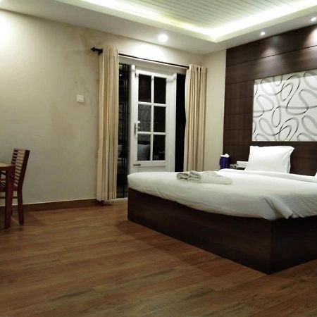 Dew Drop Inn 우티 외부 사진